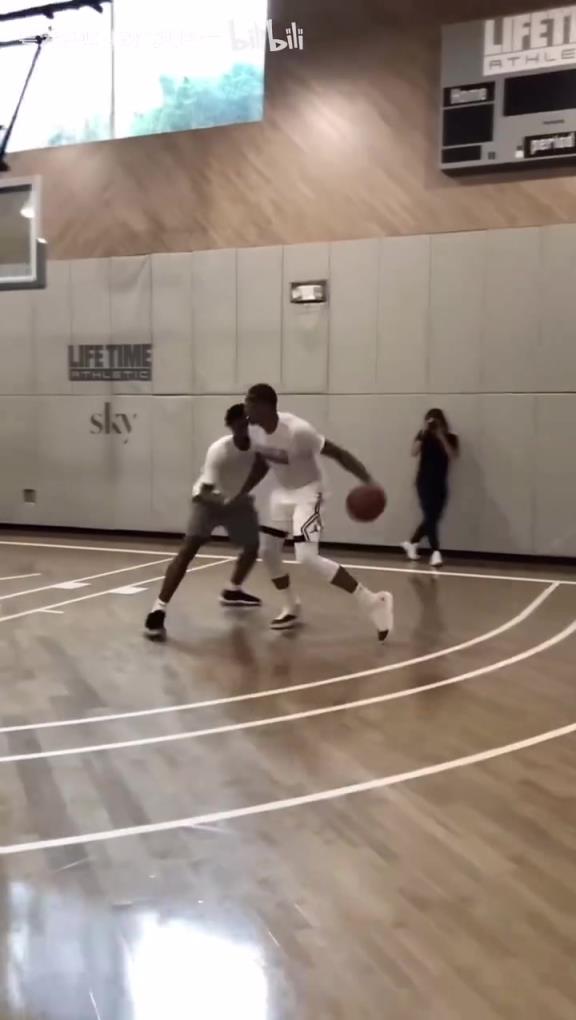 NBA球星的顶级脚步操作!谁的连招最丝滑?