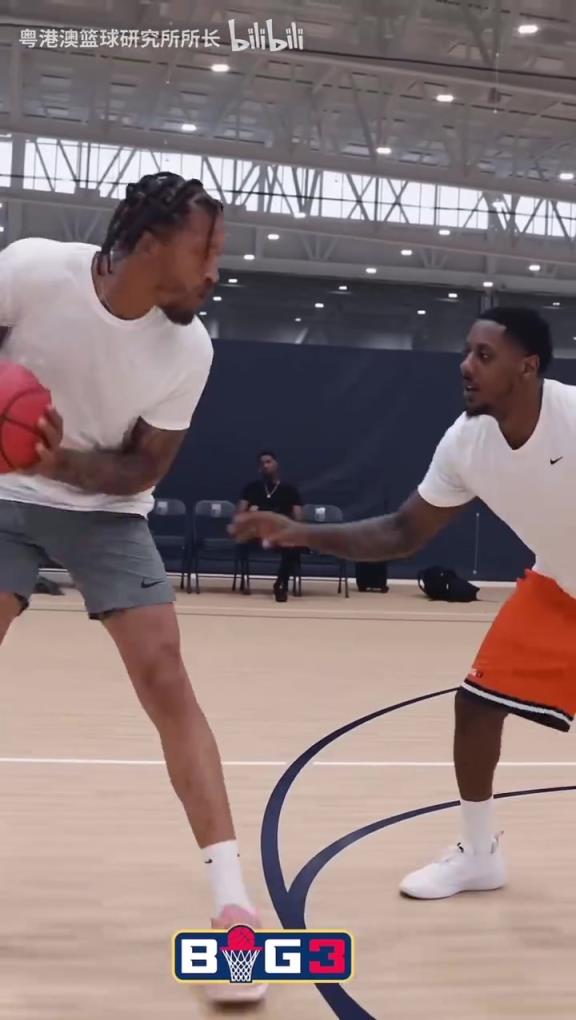 直播中承认曾在单挑打爆詹姆斯!比斯利单挑到底是什么水平呢?