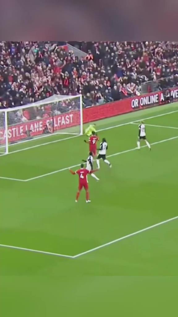 右路全覆盖型的传球手!欣赏阿诺德的传球艺术!