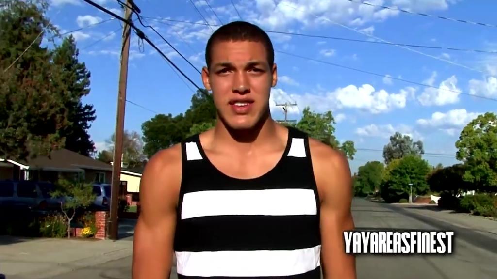 美式校霸!戈登16岁就已经这样打球了!这身肌肉真离谱啊!