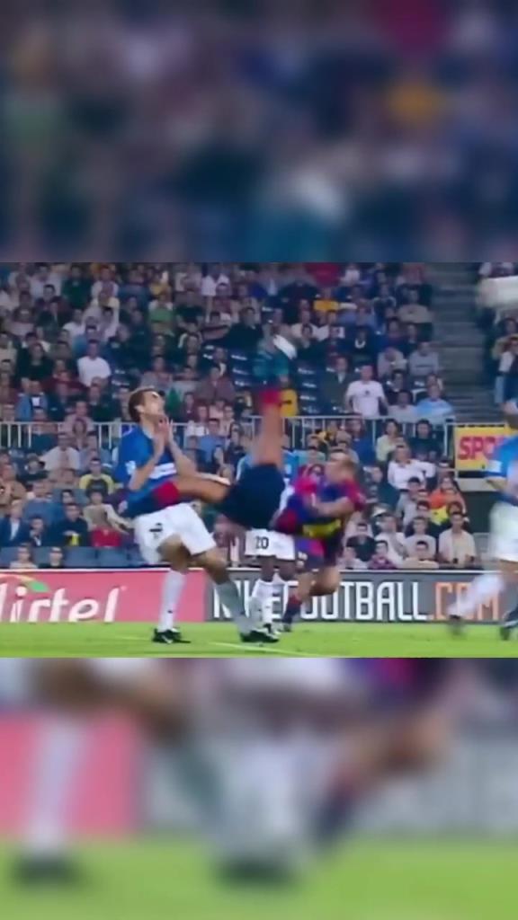 里瓦尔多史诗级帽子戏法!任意球+远射破门+倒挂金钩!