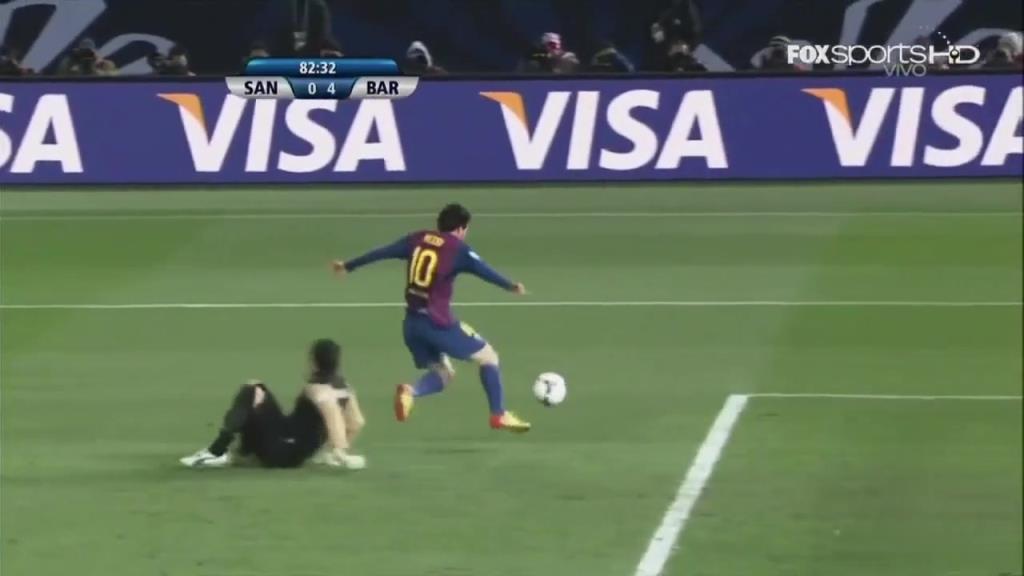 梅西这一战打服19岁的内马尔!11年世俱杯梅西2球助巴萨夺冠!