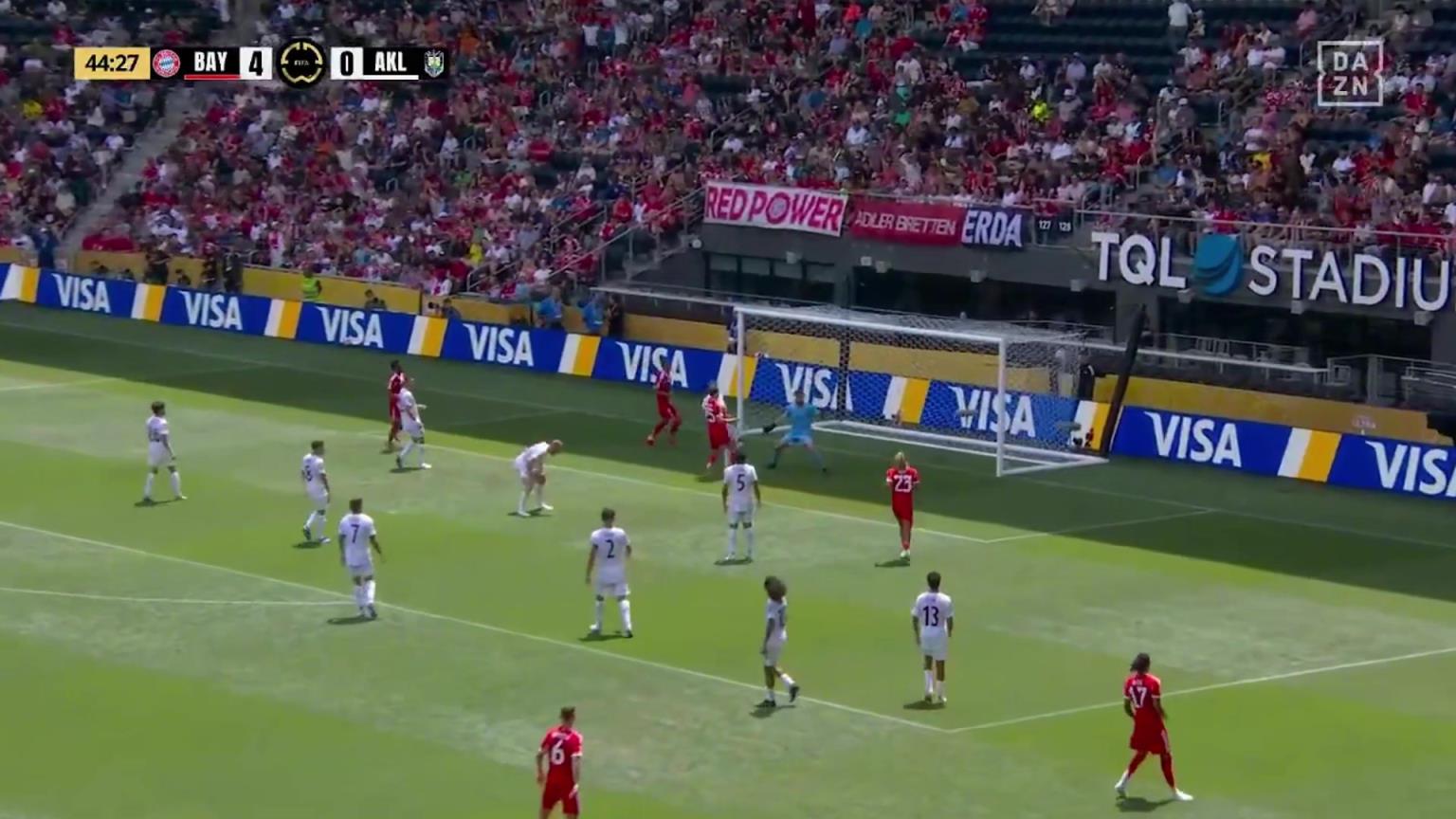 拜仁5-0领先奥克兰城!奥利塞妙传,穆勒轻松端射破门