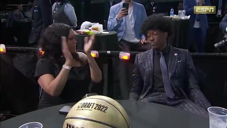 如今顶梁柱!22年雷霆用交易乔治得到的快船选秀权,选中杰伦威