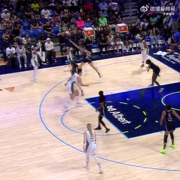 战术就这么简单!李月汝往弧顶一站,对手就过来协防,助攻达成!