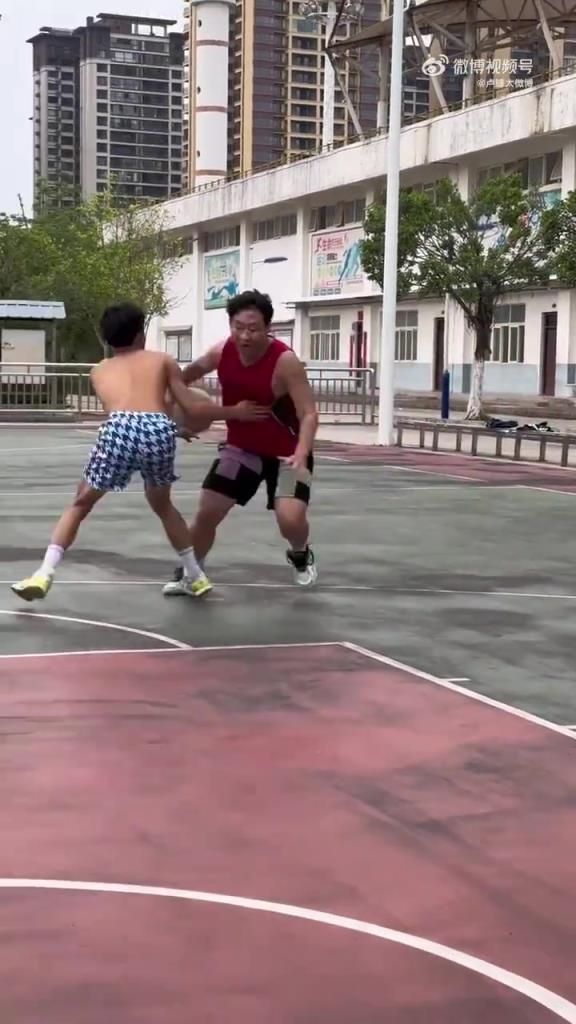 自损八千!这是真后仰跳投!