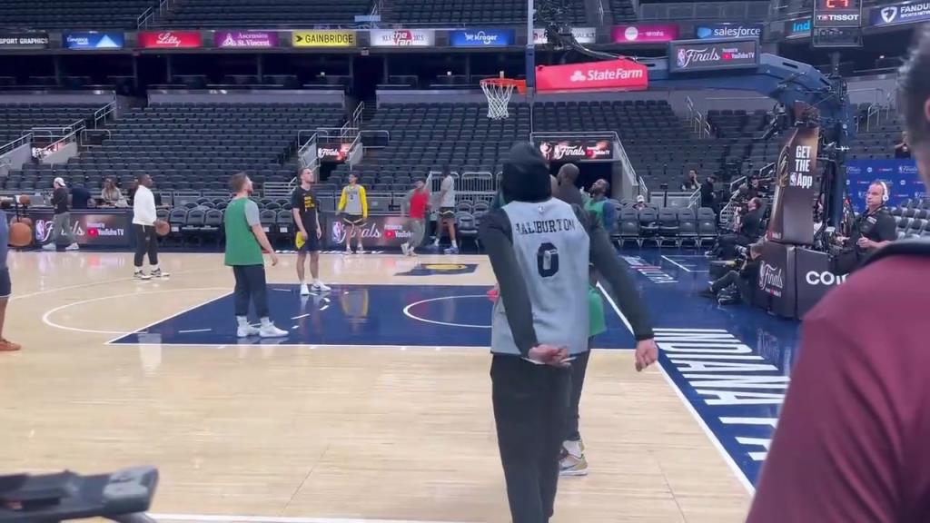 拼尽一切!哈利伯顿的训练视频:我将尽我所能上场打球!