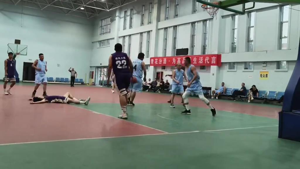 体型已经大优势了,还出招就过分了啊