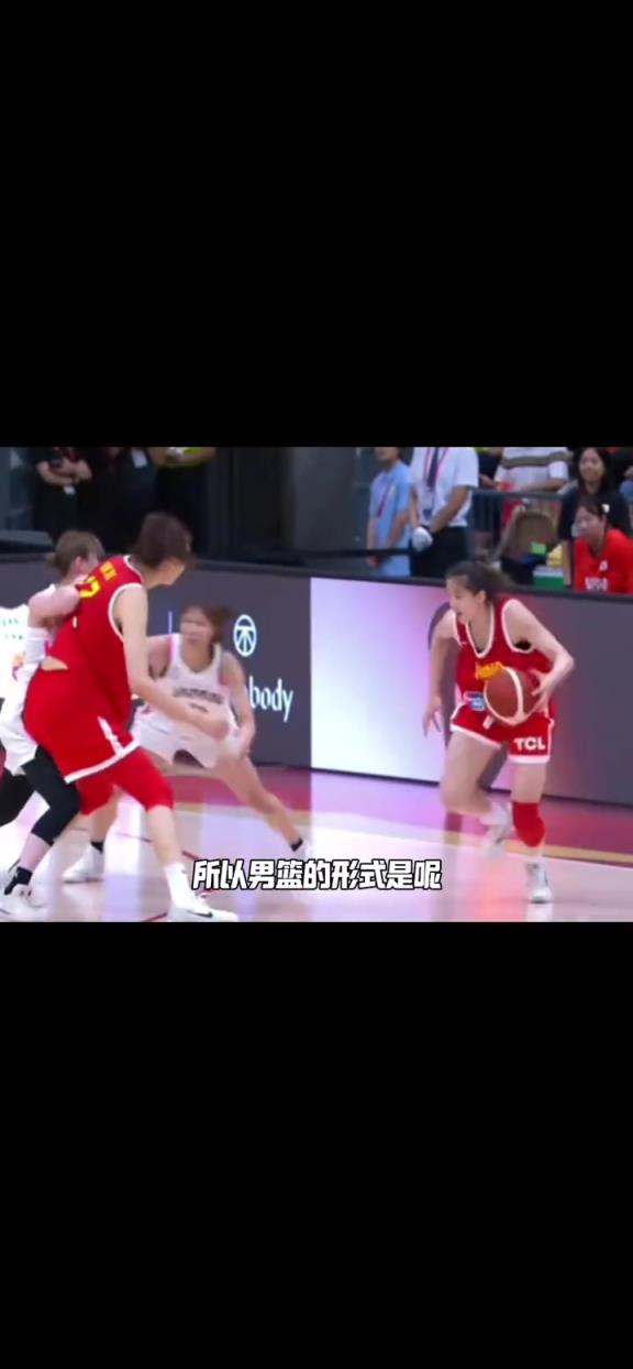 杨毅：如果女篮像男篮一样再归化一位后卫的话 那就真的强~