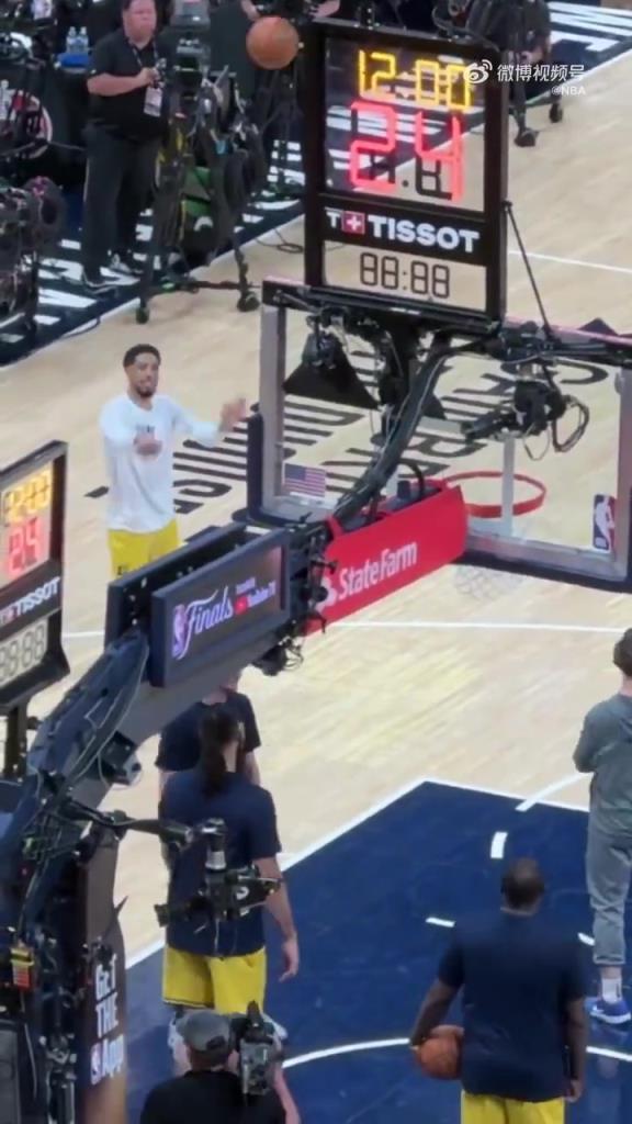 生死战手感还不错!带伤的哈利赛前热身投篮连中10球!