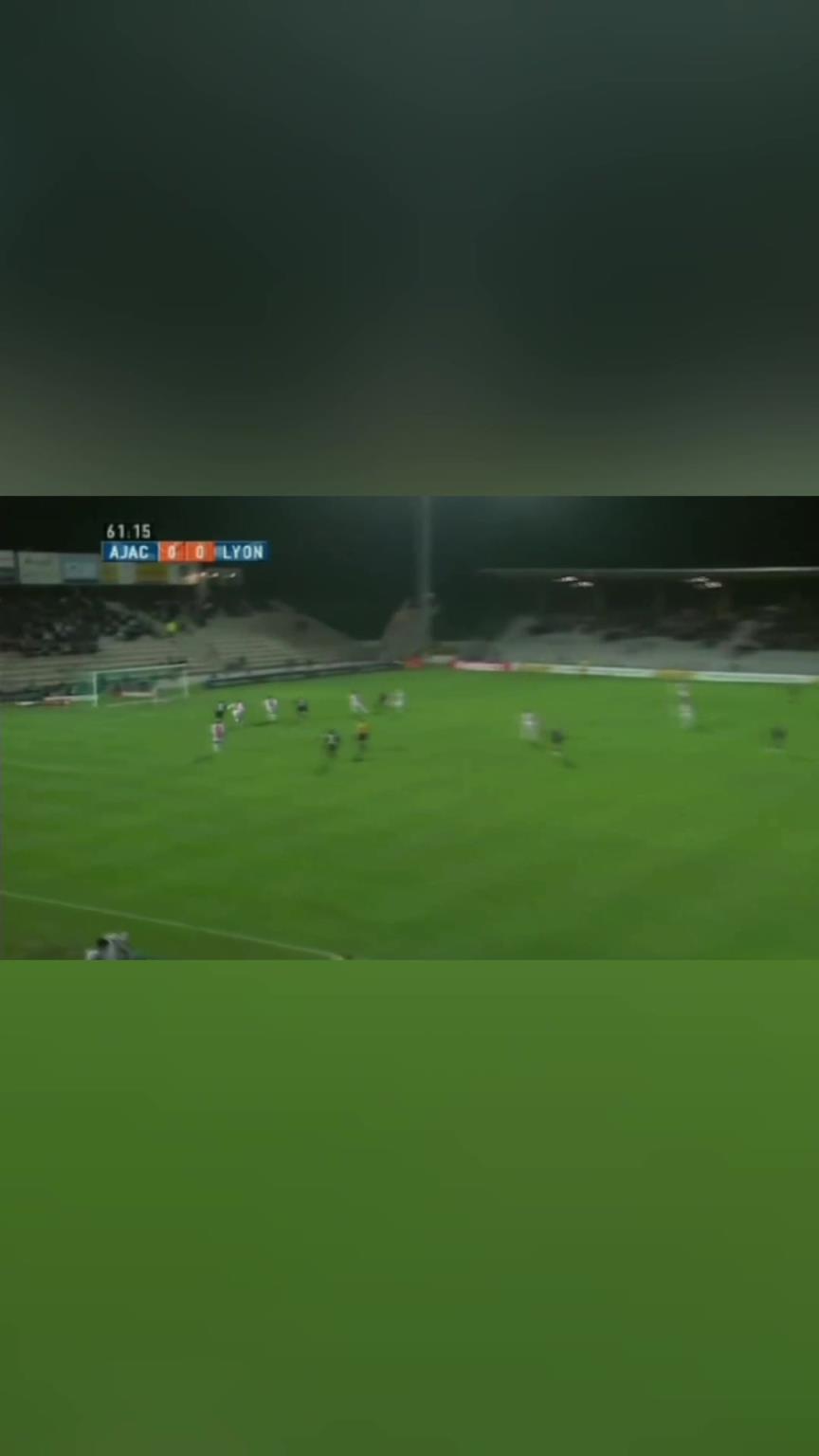 任意球破门最多的男人!小儒尼尼奥中圈附近任意球直接轰进!