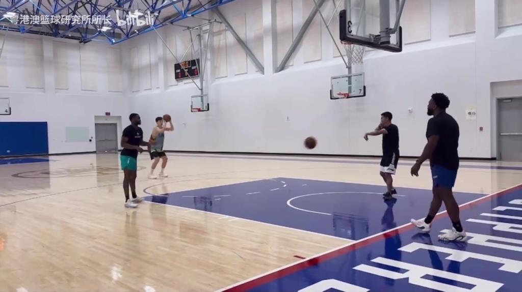 太适配现在的篮球了!杨瀚森投篮训练和力量训练!三分手感火热!