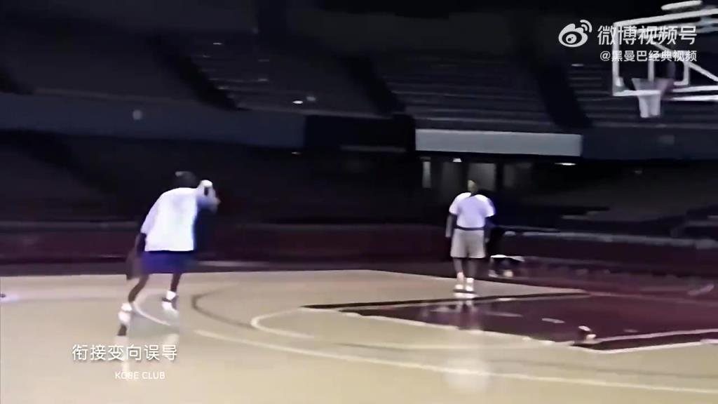 17岁的科比参加快船试训,命中率100百,左手无差别三分跳投