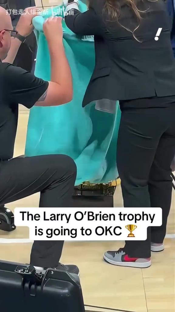 颁奖失败!冠军奖杯将被带往最后一站俄城!