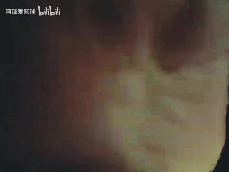 九年前的总决赛抢七!克利夫兰的主场球迷们都沸腾了!