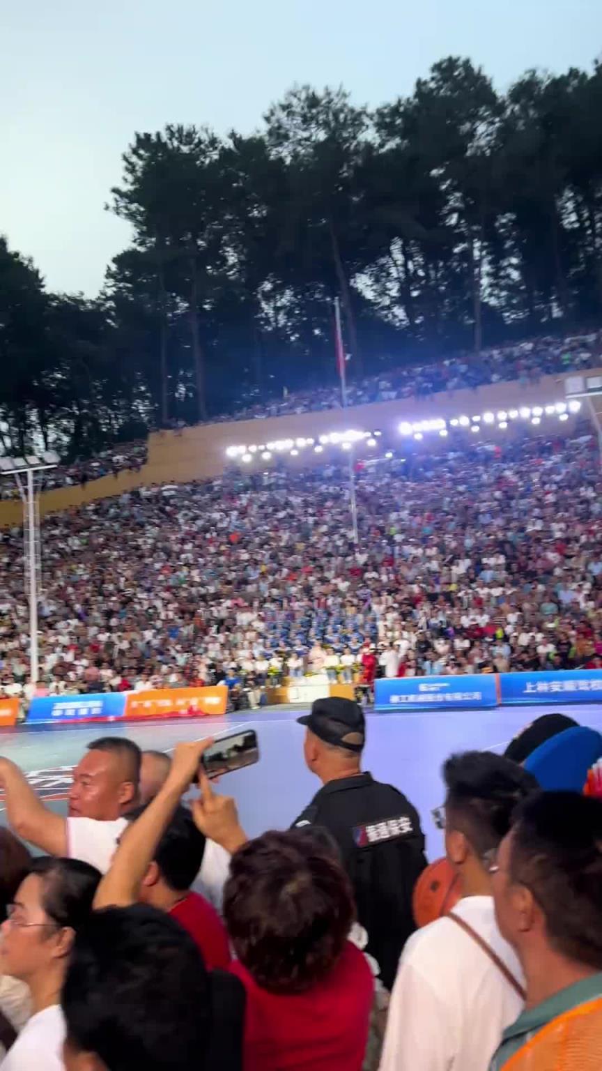 村BA这上座率简直秒杀CBA啊!