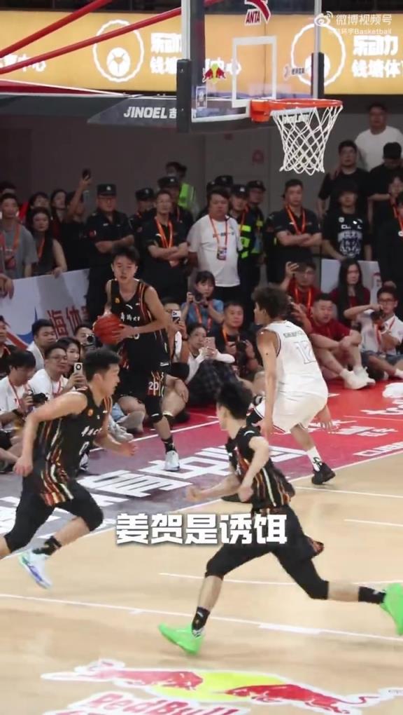 还能这么玩?!华侨大学离奇的底线发球战术,把对手都搞麻了!