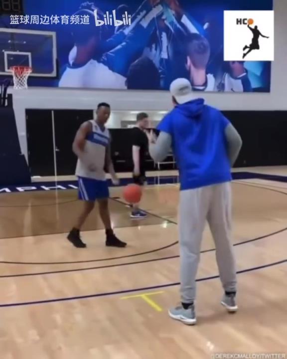 还记得他吗?退休已久的麦克米勒依然能轻松挑赢大学球员!