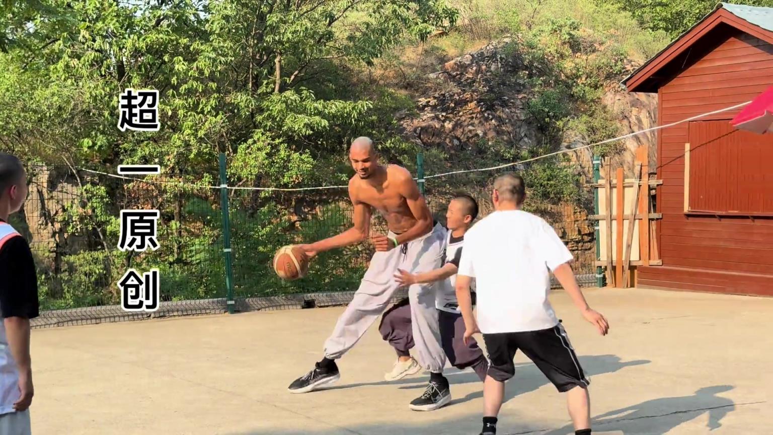 这还怎么玩?文班亚马勇闯新手村?