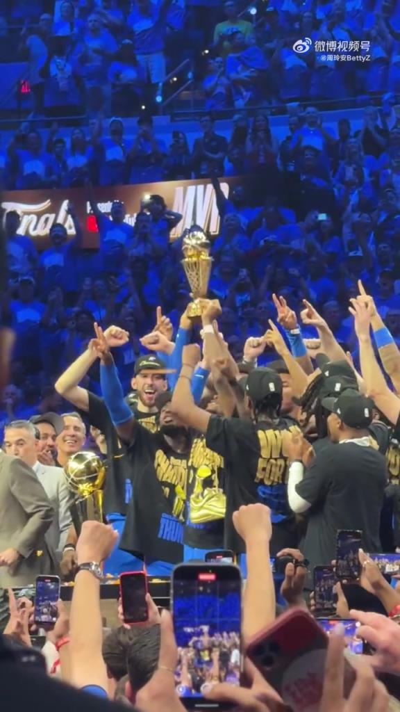 今天真美啊!从周玲安的视角看SGA捧得总决赛MVP奖杯!