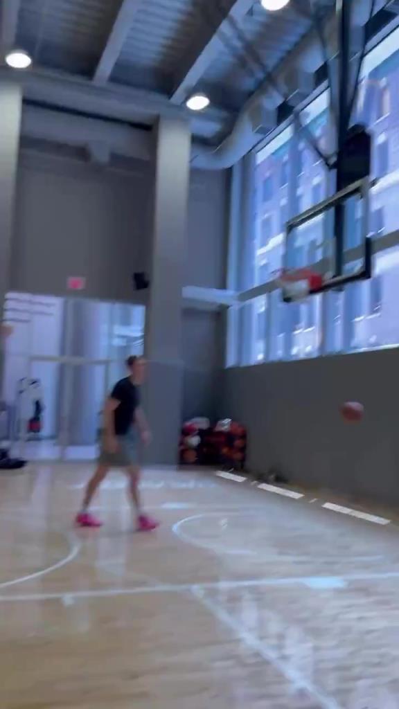 新球队新气象!老杜已经回到球场开启训练!