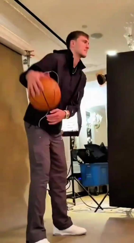 蓄势待发！弗拉格已准备好参加明天的选秀！