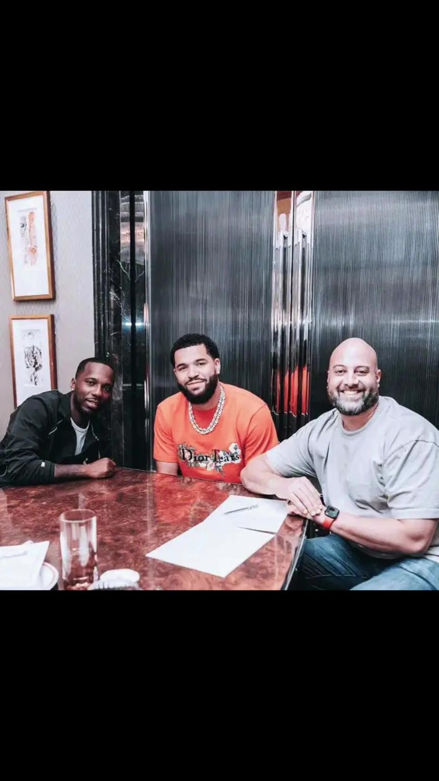 这次已离开了！上次范乔丹和火箭签约后就带着杰伦-格林去吃饭了