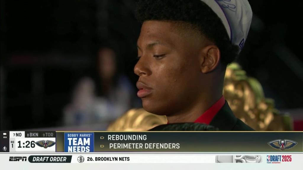 满脸不开心！埃斯贝利下场后感觉在强颜欢笑啊