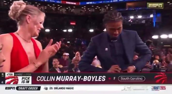 被提前选中惊讶到?不想去加拿大?被猛龙选 博伊尔斯:Fuck