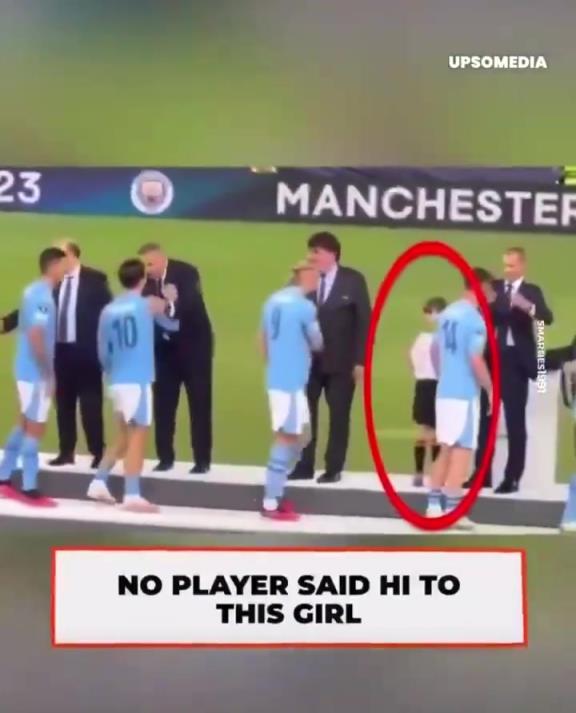 暖心的一幕!前面没有球员对小女孩打招呼,此时格拉利什出现了!