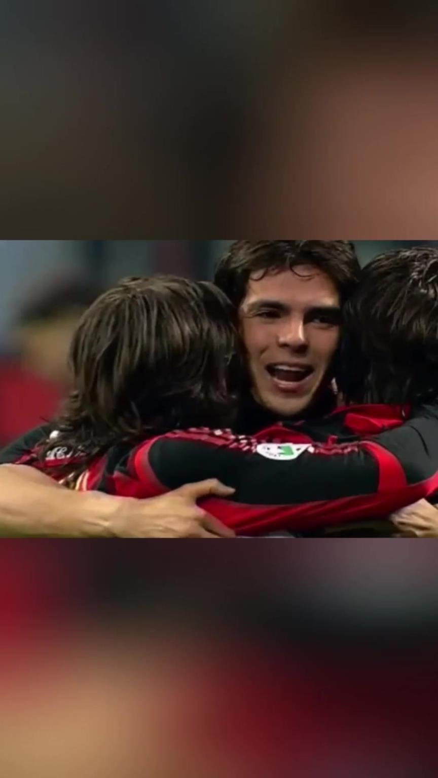 多么美得画面！科斯塔库塔传中，卡卡势大力沉的头球破门！