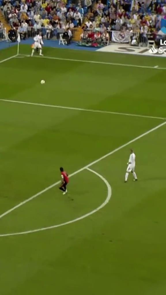 卡洛斯有没有开挂？这个角球战术一般人真来不了！