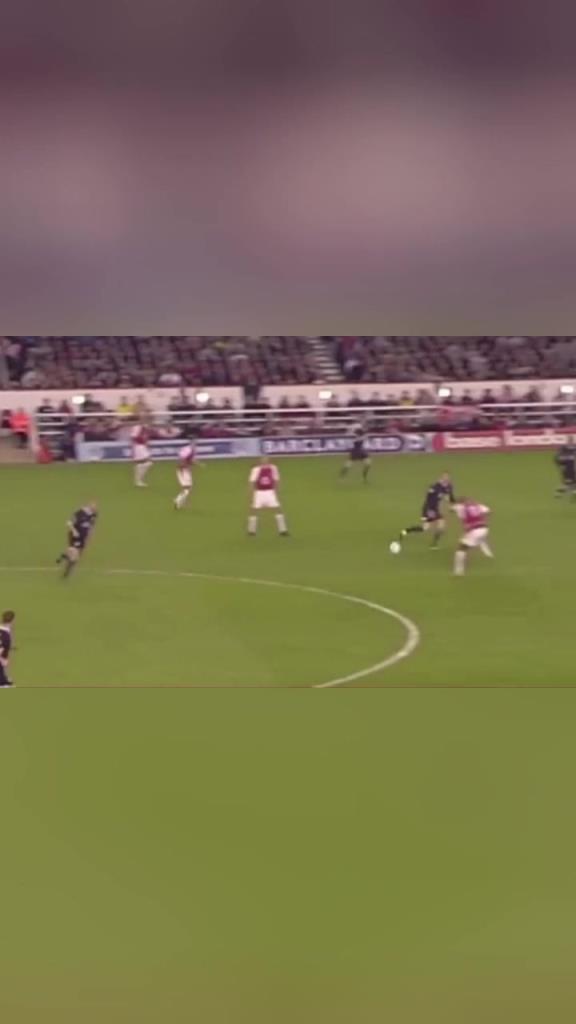 什么叫美丽足球？不败赛季的枪手，将足球踢成了流动的艺术！