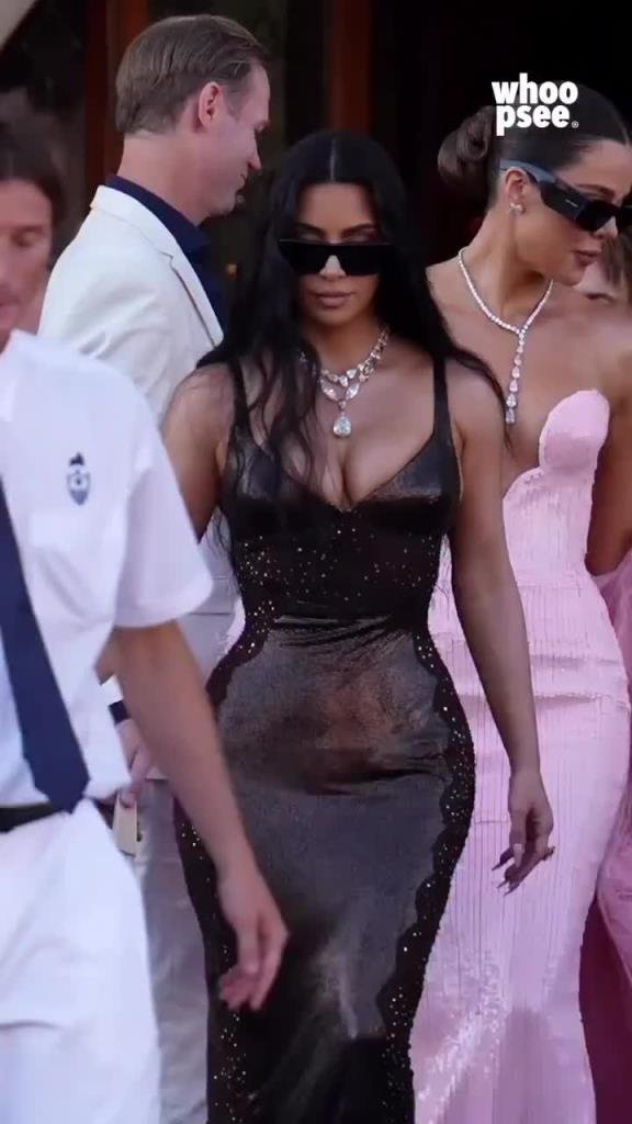 科勒第二套礼服 最近看着是瘦了不少呢