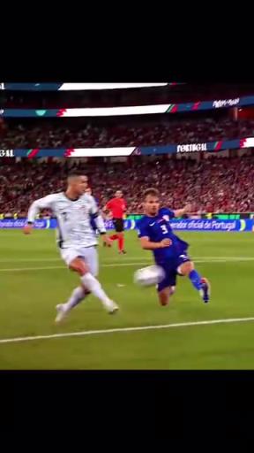 顶级的门前嗅觉！C罗总会出现在该出现的位置！