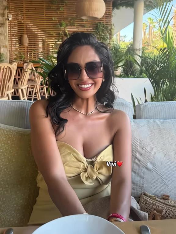 嫂子还是那么美啊!科比遗孀瓦妮莎带着女孩们一起来墨西哥度假~