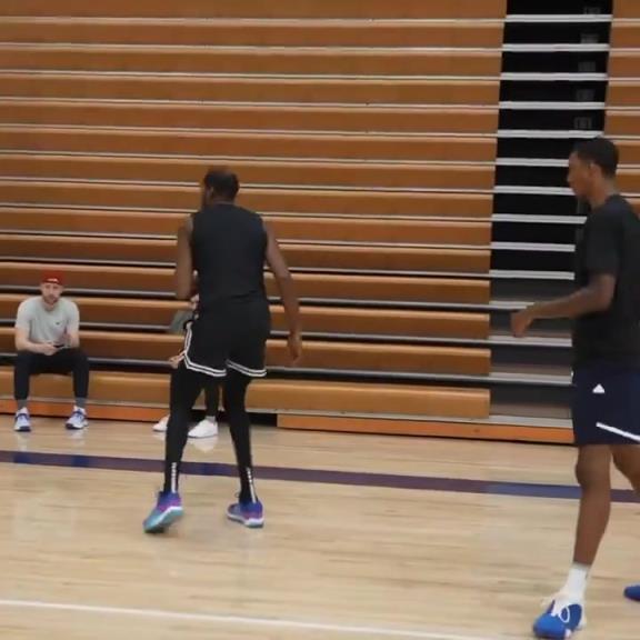 贾巴里-史密斯5年1.2亿续约火箭!以后可以和阿杜并肩作战了