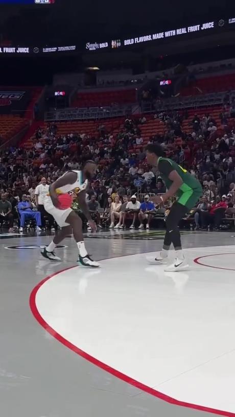 被你装到了!师弟这一套丝滑连招 连比斯利也忍不住为他喝彩