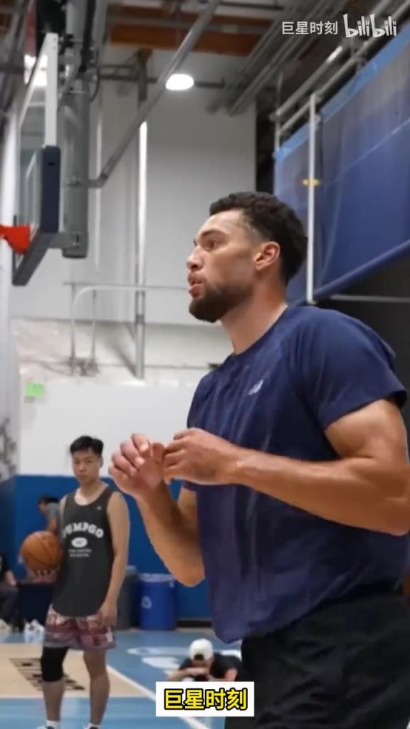 现役最帅投篮包之一!拉文的投篮姿势太有观赏性了!