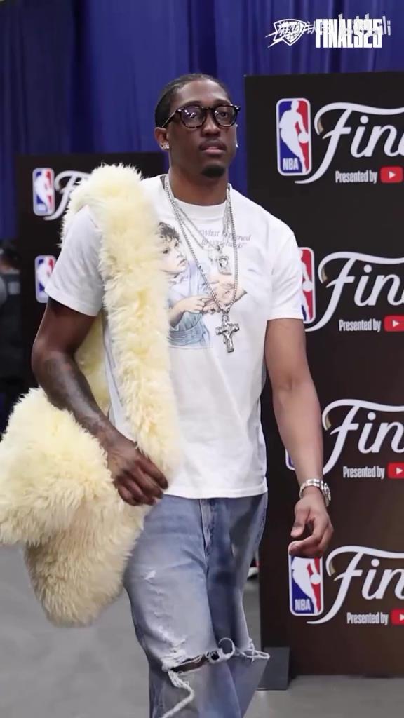 穿搭也是联盟独一档!雷霆男模队来袭!你最喜欢谁的穿搭?