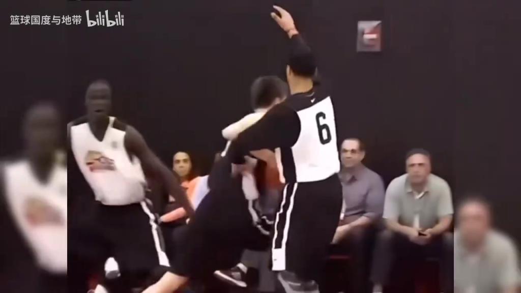 天赋尽显!周琦当年的试训有多强?这投篮是真丝滑啊!