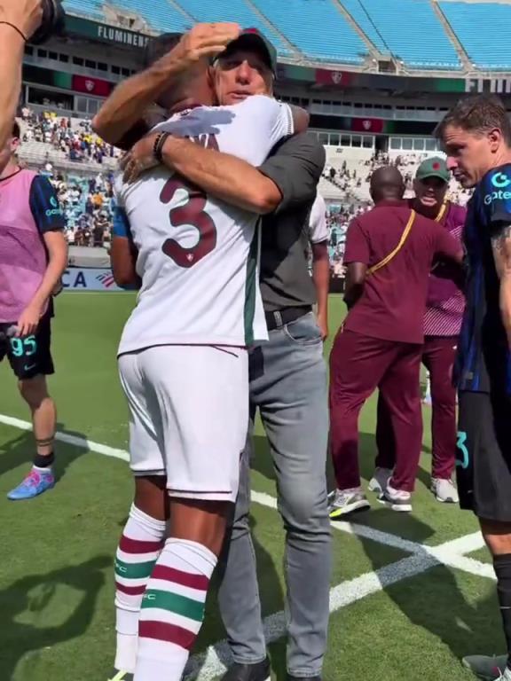 老兵不死!弟媳8解围2拦截3抢断带队晋级,赛后和主教练激情相拥