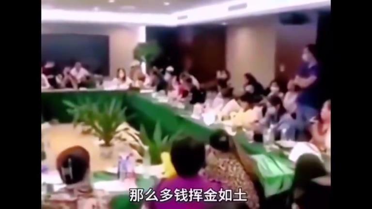 当年女债权人怒斥许家印:CNM!那么多豪宅还玩了那么多女明星