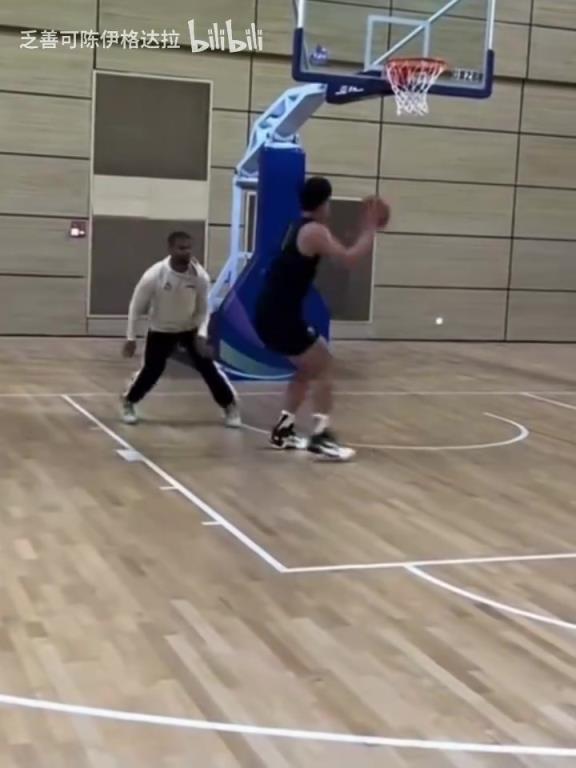 看不够啊!杨瀚森的低位脚步以后会成为大杀招吗?