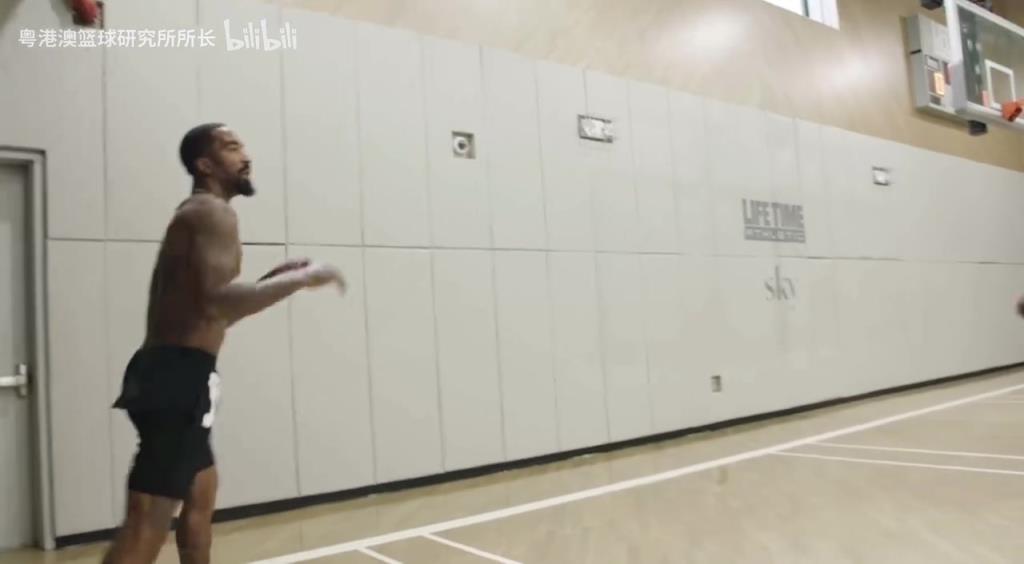 太潇洒了!JR史密斯的投篮真是写意啊!