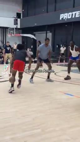 阿门参加半职业球局,运球和远投感觉都更细腻了啊!