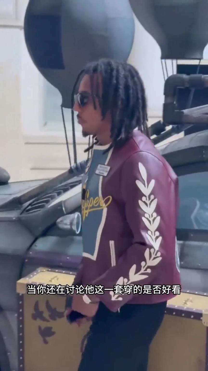 竟然还有人质疑孔德的穿搭?他已经从后卫变秀场的前卫了!