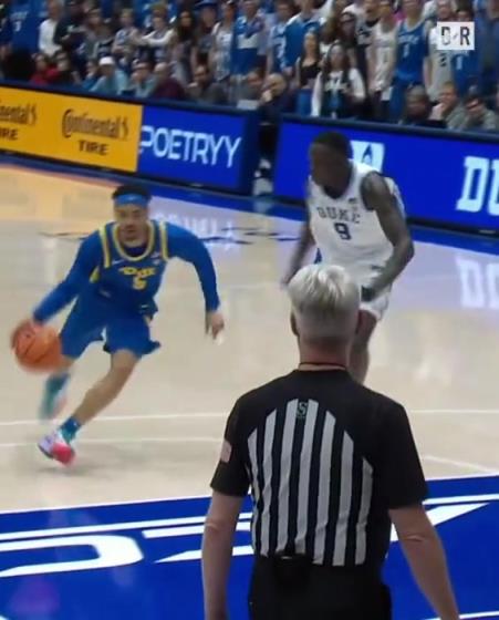 10号秀这个马卢阿奇,看集锦像是只会吃饼的大汉