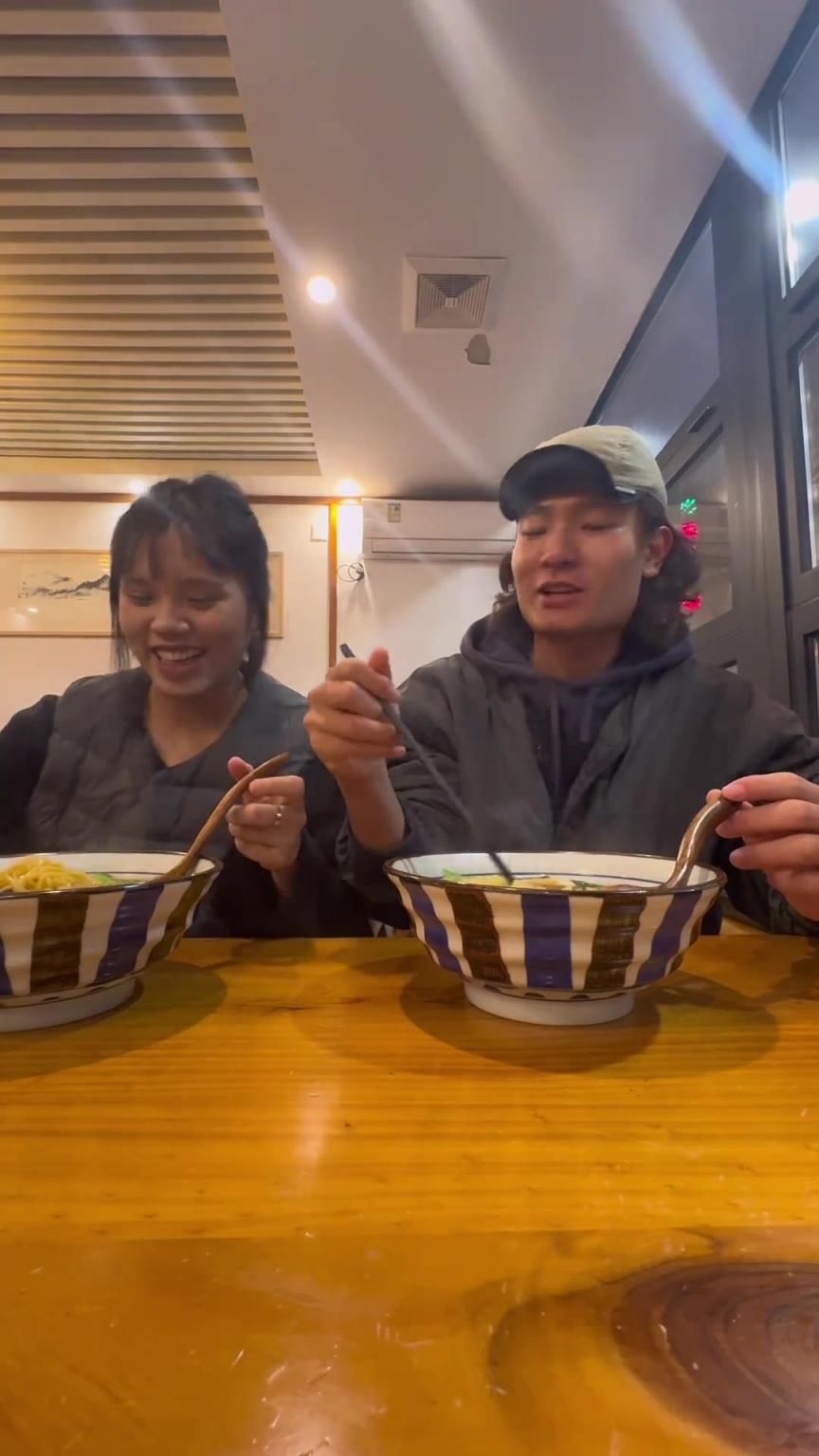 甜蜜的恋爱时光!廖锦涛女友社媒:记录这小半年的一些碎片日常