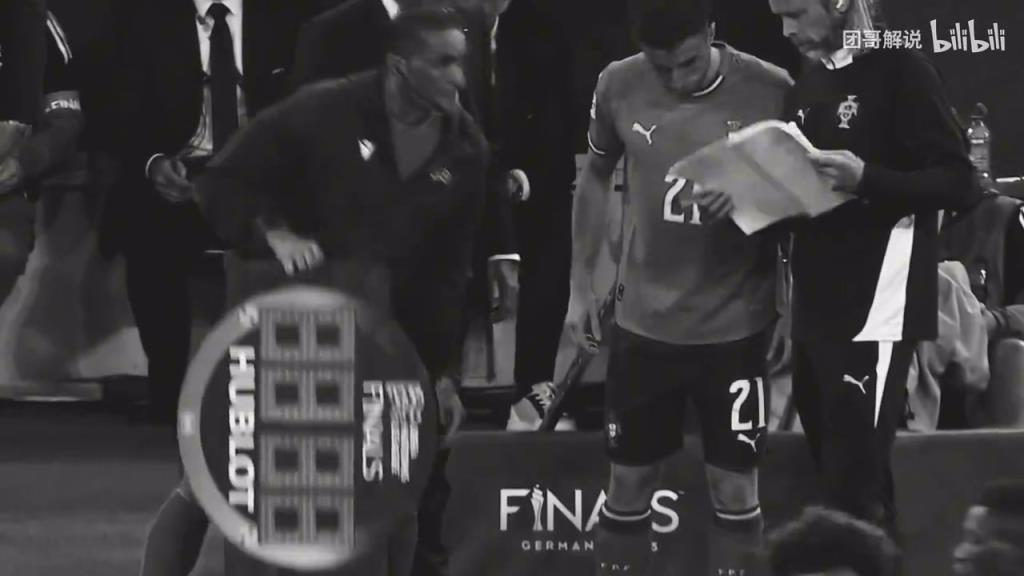 博主:没想到这竟是我最后一次解说若塔的比赛,还在说你是奇兵